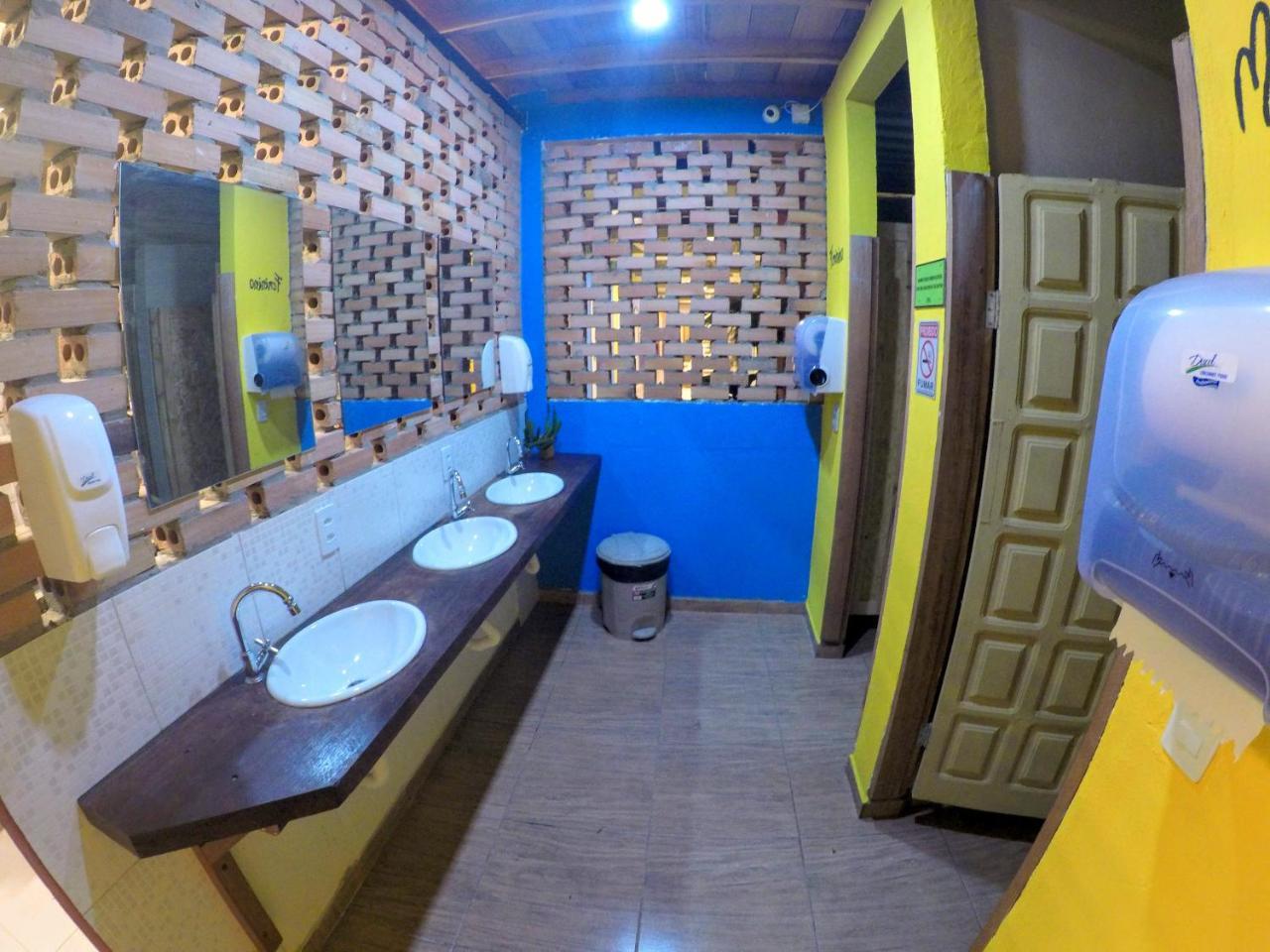 Hostel Da Milla Presidente Figueiredo Exterior photo